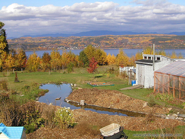 Automne au jardin et Monts Valin au Saguenay