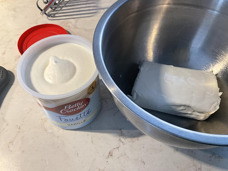GÂTEAU AUX CAROTTES, AUX MANDARINES ET À LA NOIX DE COCO