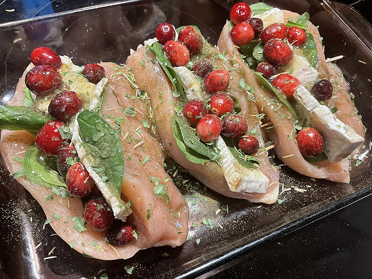 Poitrines de poulet farcies aux canneberges et brie