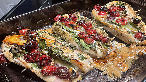 Poitrines de poulet farcies aux canneberges et brie